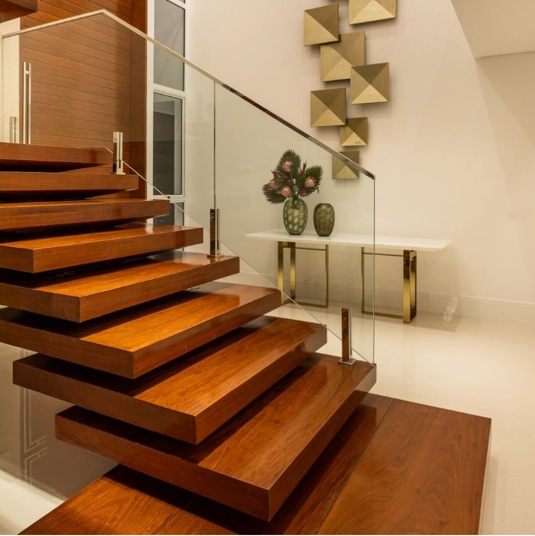 Escada de Madeira personalizada